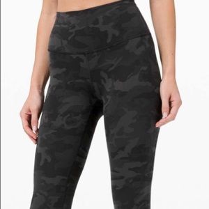 Sold// Lululemon Wunder Train High-Rise Tight 25”